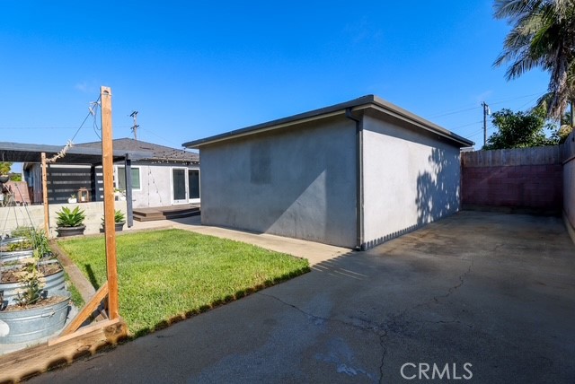 13917 Truro Avenue, Hawthorne CA: https://media.crmls.org/medias/ca683f75-41a0-4a56-b12c-e1883351ea68.jpg