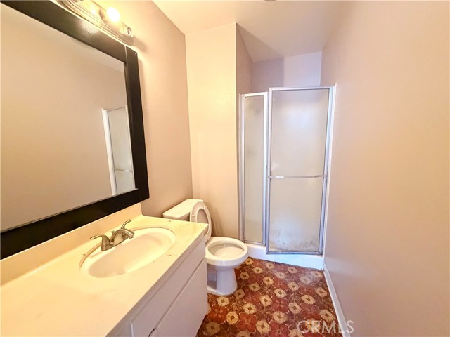 Detail Gallery Image 14 of 25 For 14134 Delano, Van Nuys,  CA 91401 - 2 Beds | 2 Baths