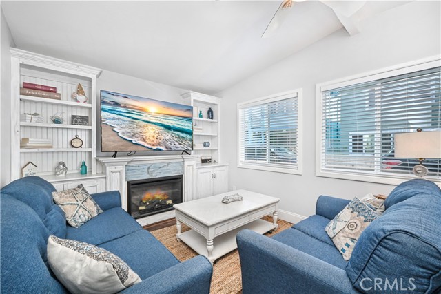 121 25th, Newport Beach CA: https://media.crmls.org/medias/ca6b9411-76cc-4daa-ae3d-ee5186941b10.jpg