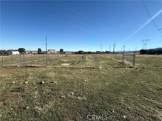 8539 W Avenue L, Lancaster CA: https://media.crmls.org/medias/ca6cdfe5-a8e4-4f38-8591-aeadc4356fd6.jpg