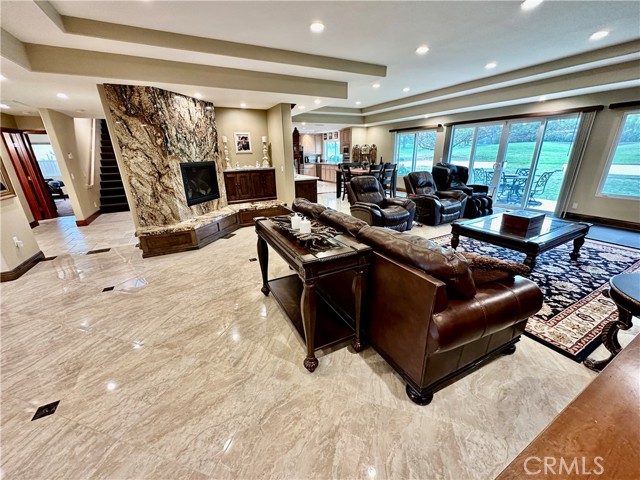 Detail Gallery Image 13 of 59 For 5871 Country View Dr, Yorba Linda,  CA 92886 - 4 Beds | 4 Baths