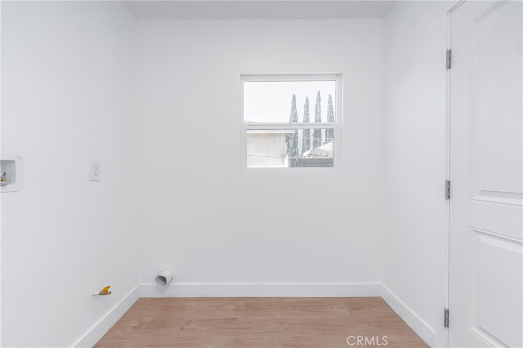 https://media.crmls.org/medias/ca6da39d-ac7c-450e-b57b-fe2ecda57813.jpg?preset=X-Large