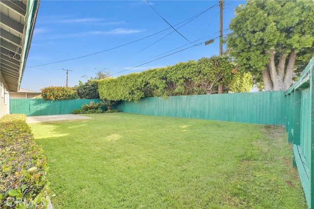Detail Gallery Image 27 of 35 For 16572 Patricia Ln, Huntington Beach,  CA 92647 - 4 Beds | 2 Baths