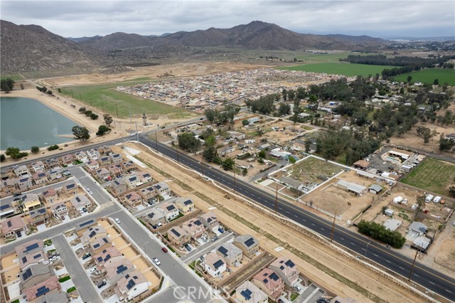Detail Gallery Image 35 of 46 For 30907 Challenger Ct, Winchester,  CA 92596 - 4 Beds | 2/1 Baths