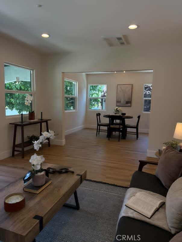 Detail Gallery Image 9 of 15 For 111 Monterey Rd, South Pasadena,  CA 91030 - 3 Beds | 1/1 Baths