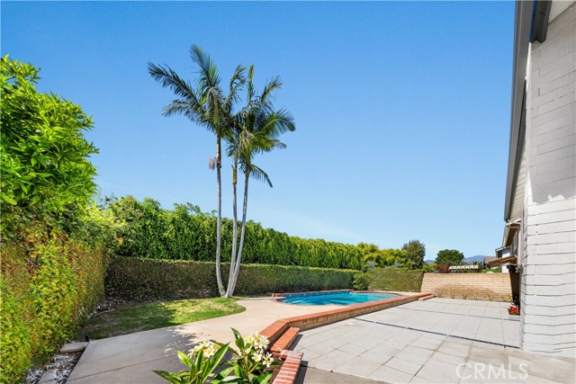25011 Mammoth Circle, Lake Forest CA: https://media.crmls.org/medias/ca6f360f-adc6-4cec-9ab6-1c0a14568c10.jpg