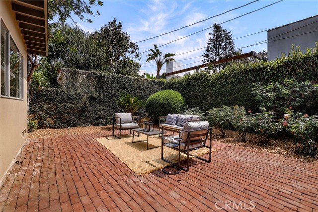 802 S Arroyo Boulevard, Pasadena CA: https://media.crmls.org/medias/ca6f3fb1-dc07-468f-a2de-1ed4e283614f.jpg