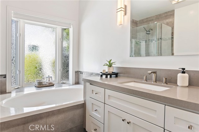 4634 Nagle Avenue, Sherman Oaks CA: https://media.crmls.org/medias/ca6f5cbf-b412-4a9e-8232-4fa0e9b7f4bc.jpg