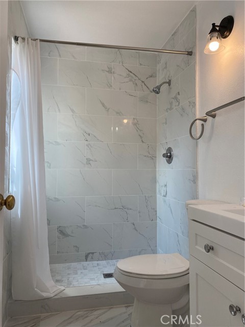 27 Dartmouth, Irvine CA: https://media.crmls.org/medias/ca6f6cff-b1a8-4ae5-8466-a6e8f2449358.jpg