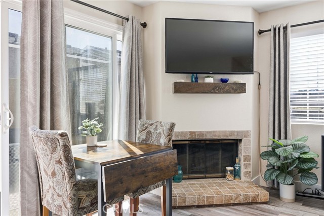 Detail Gallery Image 10 of 41 For 17601 Newland #H,  Huntington Beach,  CA 92647 - 3 Beds | 2/1 Baths