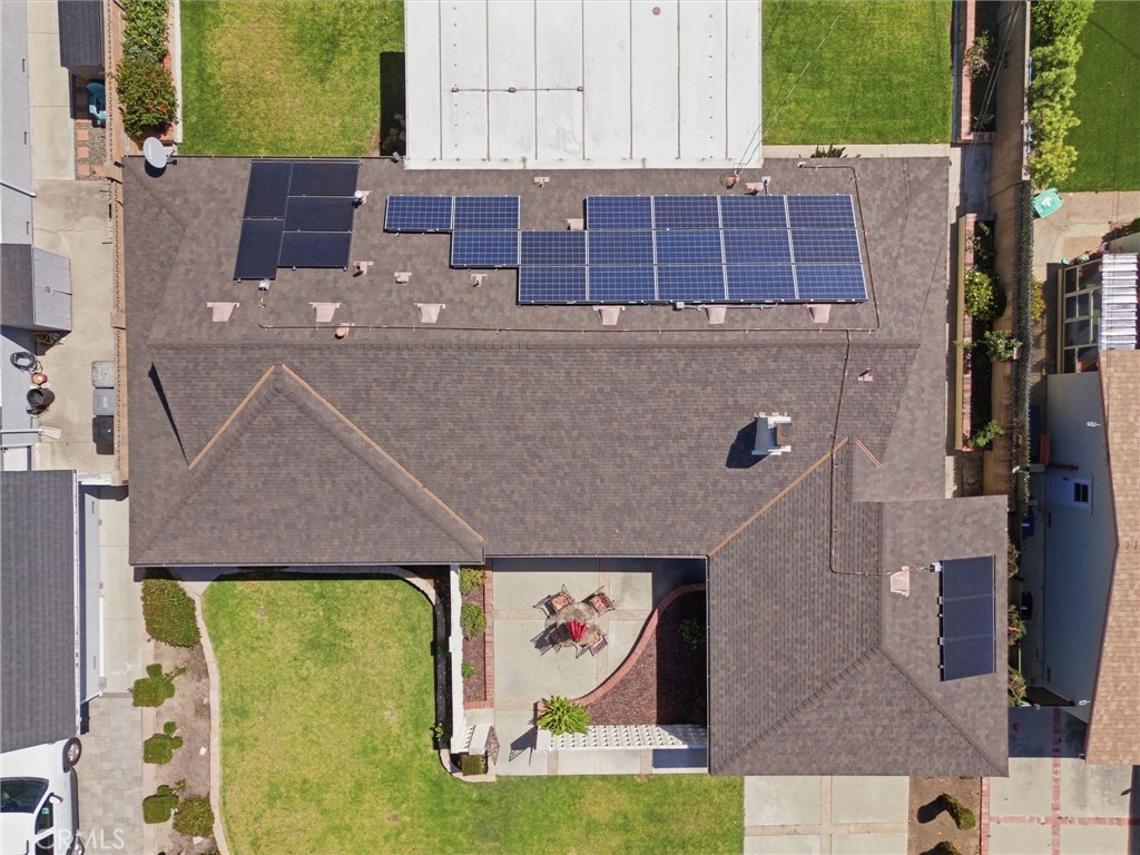 https://media.crmls.org/medias/ca70d6a7-b4ee-436e-867b-628348a71555.jpg?preset=X-Large