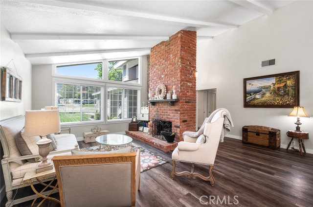 1092 Deborah Street, Upland CA: https://media.crmls.org/medias/ca71e6bc-447e-49aa-afad-7ca7f9bf77e0.jpg