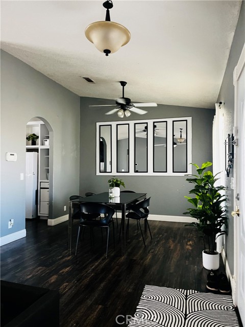 Detail Gallery Image 3 of 16 For 16315 Winona, Victorville,  CA 92395 - 4 Beds | 3 Baths