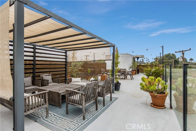 Detail Gallery Image 15 of 18 For 1010 N Kings Rd #106,  West Hollywood,  CA 90069 - 2 Beds | 3 Baths