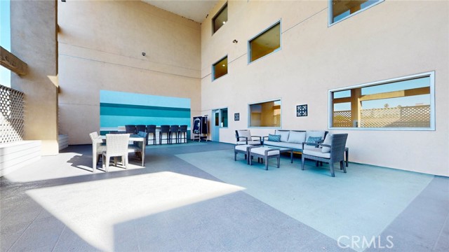 Detail Gallery Image 30 of 37 For 4821 Bakman Ave #405,  North Hollywood,  CA 91601 - 3 Beds | 2 Baths