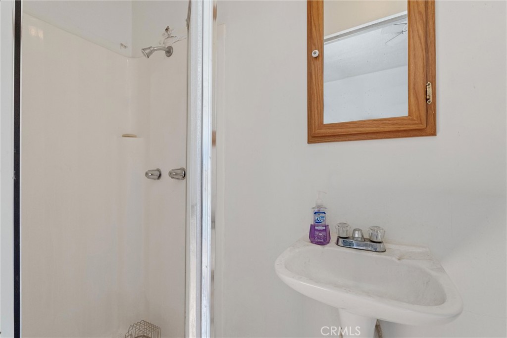 https://media.crmls.org/medias/ca7379e6-d732-42b9-b26d-5ad7a0e41d58.jpg?preset=X-Large