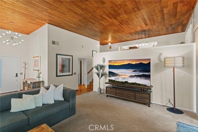 Detail Gallery Image 5 of 47 For 6128 Avalon Ct, Long Beach,  CA 90803 - 4 Beds | 3 Baths