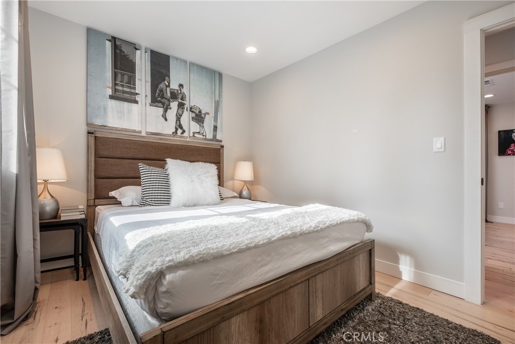 MLS #OC26160095 image #9