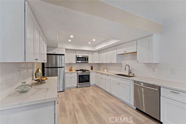 Detail Gallery Image 14 of 57 For 21 Queens Wreath, Irvine,  CA 92612 - 4 Beds | 2/1 Baths