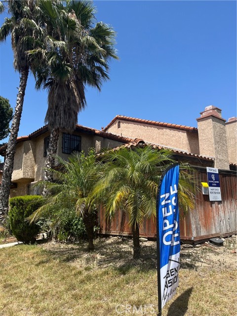 16600 Seville Avenue, Fontana CA: https://media.crmls.org/medias/ca757a3e-4cce-46c8-811b-b19a0b7e4ac0.jpg