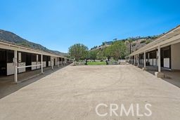 https://media.crmls.org/medias/ca759be6-b514-4da5-8931-ceb26ea7e3e0.jpg?preset=X-Large