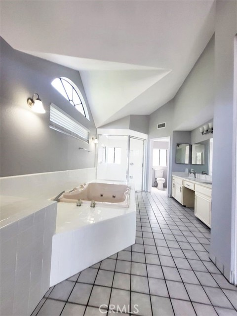 2506 e 6TH Street, Long Beach CA: https://media.crmls.org/medias/ca7619ae-c12a-4fe6-91e2-f4f9ac373018.jpg