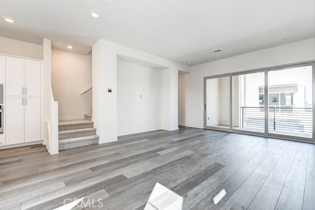 Detail Gallery Image 8 of 33 For 791 Benchmark, Irvine,  CA 92618 - 3 Beds | 3/1 Baths