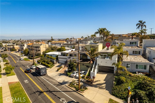 1012 Prospect Avenue, Hermosa Beach, California 90254, 2 Bedrooms Bedrooms, ,1 BathroomBathrooms,Residential,For Sale,Prospect,SB25046090