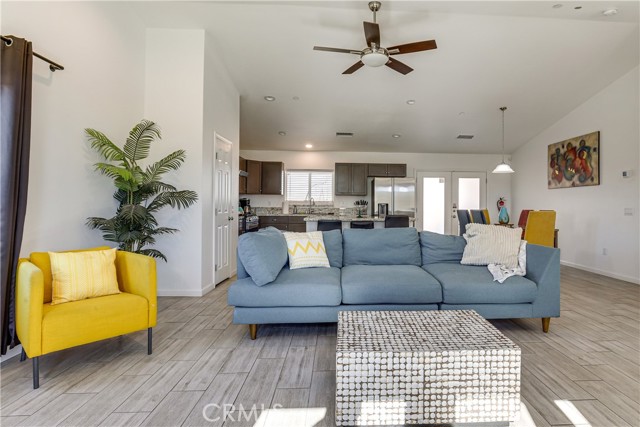 Detail Gallery Image 6 of 21 For 66560 Ocotillo, Desert Hot Springs,  CA 92240 - 4 Beds | 2 Baths