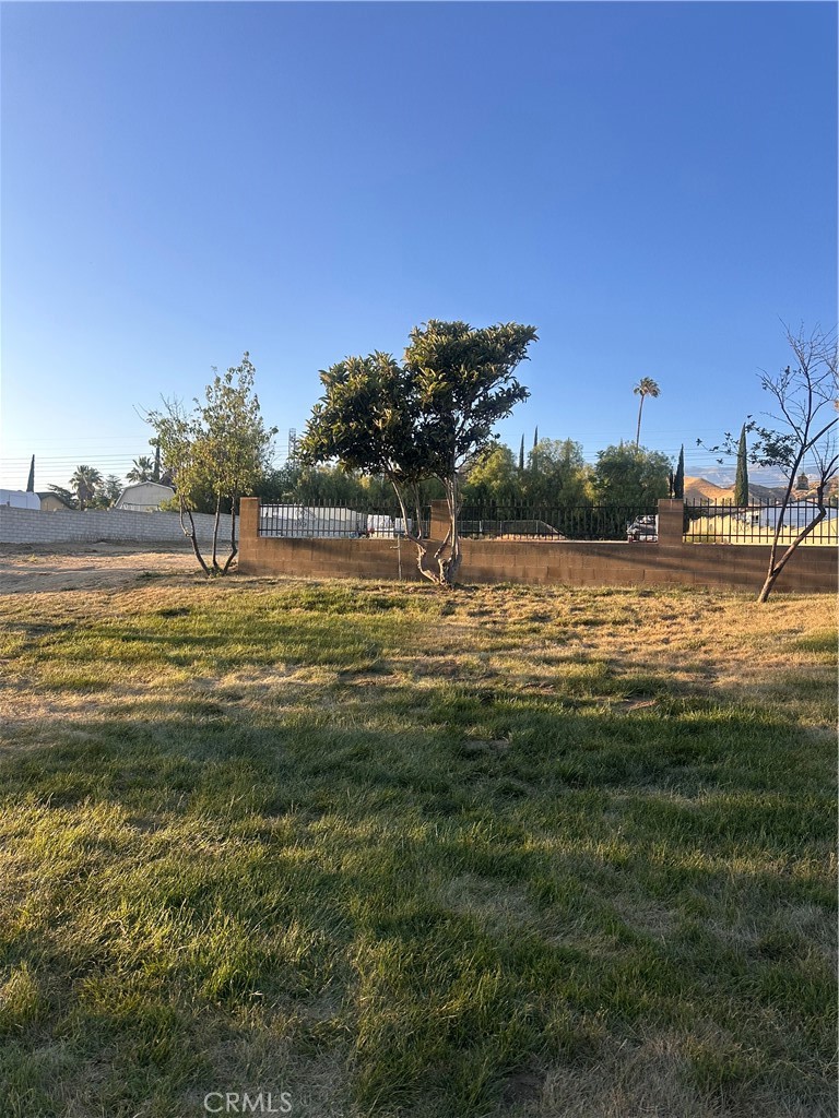 https://media.crmls.org/medias/ca78dbba-3fef-4c18-bbb9-8770b8826aad.jpg?preset=X-Large