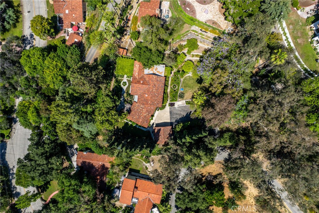 https://media.crmls.org/medias/ca793e6b-04f1-48c1-9c12-3813d97b32e0.jpg?preset=X-Large