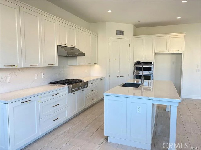 120 White Jasmine, Irvine CA: https://media.crmls.org/medias/ca7a336a-fb43-46f1-a454-779cbfcb3817.jpg