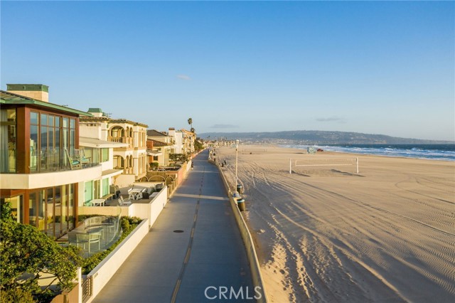 2826 The Strand, Hermosa Beach, California 90254, 5 Bedrooms Bedrooms, ,6 BathroomsBathrooms,Residential,Sold,The Strand,SB23045975