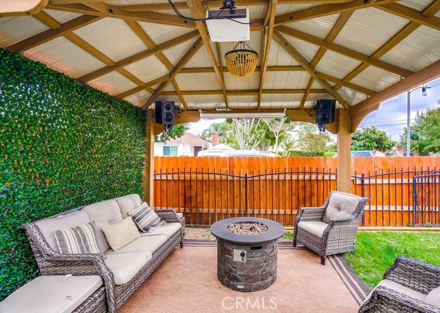 Detail Gallery Image 9 of 38 For 115 N Magnolia Court, Compton,  CA 90220 - 4 Beds | 2 Baths