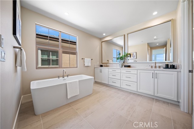 Detail Gallery Image 31 of 72 For 105 Sunnyslope, Irvine,  CA 92618 - 4 Beds | 4/1 Baths