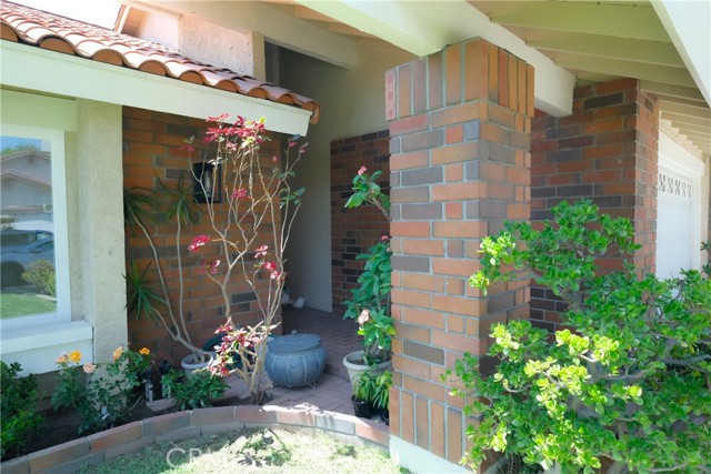 16329 Cherry Fall Lane, Cerritos CA: https://media.crmls.org/medias/ca7b0c91-5fb2-4956-975c-486cf91fc4e8.jpg