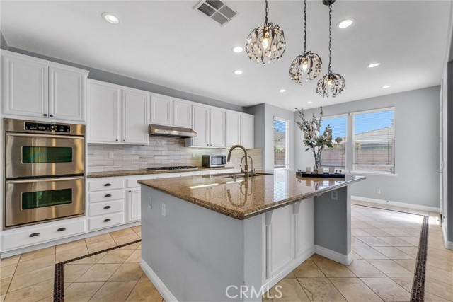6895 Guinevere Court, Eastvale CA: https://media.crmls.org/medias/ca7b167a-e77f-4453-926d-a510246e4ea4.jpg