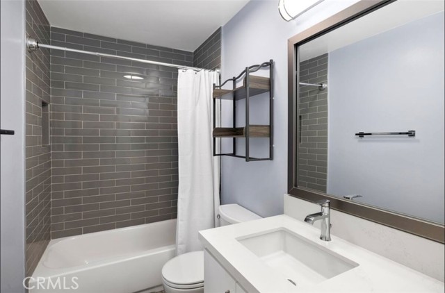 Detail Gallery Image 18 of 20 For 320 Hermosa Ave #206,  Hermosa Beach,  CA 90254 - 2 Beds | 2 Baths