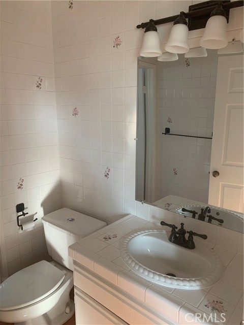 5246 Calderon Road, Woodland Hills CA: https://media.crmls.org/medias/ca7b639c-8f5e-45d3-a231-ccbc7444362f.jpg