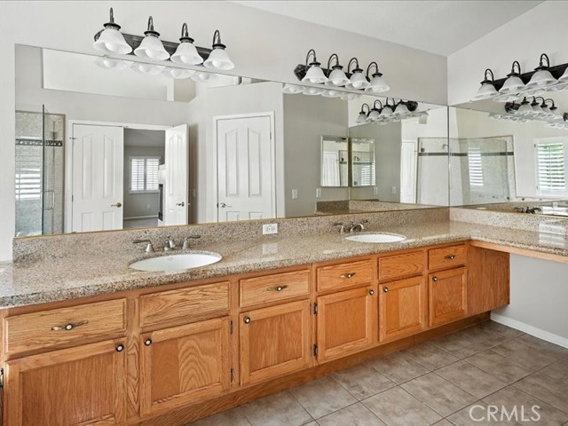 Detail Gallery Image 29 of 45 For 14433 Grandifloras Rd, Canyon Country,  CA 91387 - 4 Beds | 3 Baths