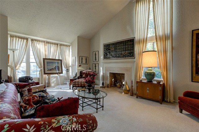 1033 Kildonan Drive photo 3