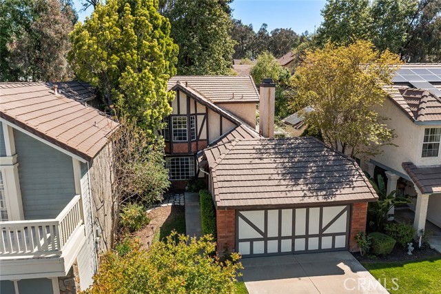 Detail Gallery Image 4 of 56 For 19852 Pandy Ct, Canyon Country,  CA 91351 - 3 Beds | 2/1 Baths