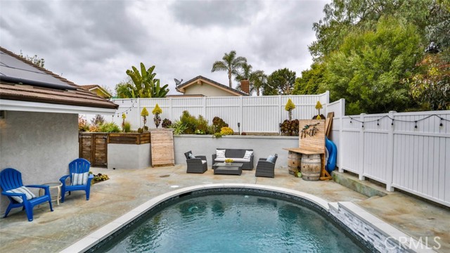 204 Calle Del Juego, San Clemente CA: https://media.crmls.org/medias/ca7da639-6b19-4eee-8013-b216555b244b.jpg