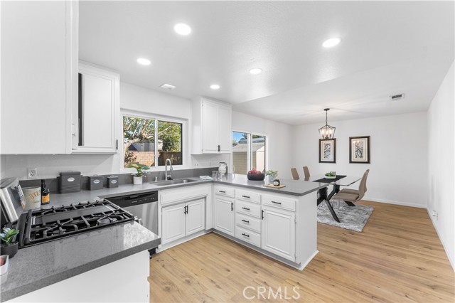 Detail Gallery Image 14 of 46 For 3519 Jupiter Ave, Palmdale,  CA 93550 - 4 Beds | 2 Baths