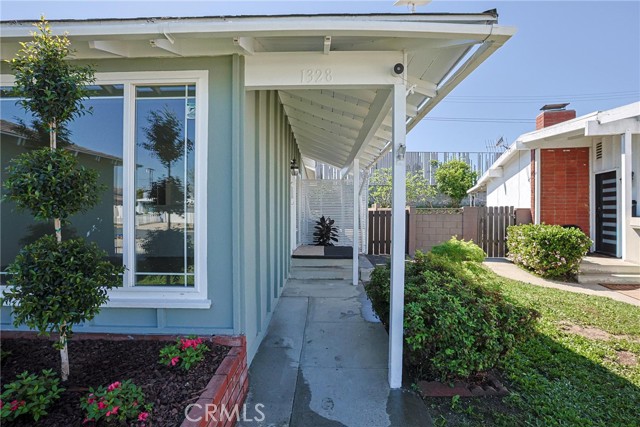 Detail Gallery Image 5 of 40 For 1328 W 214th St, Torrance,  CA 90501 - 4 Beds | 2 Baths