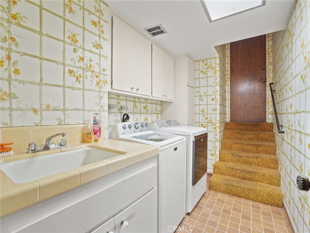 25. 2605 Via Olivera Palos Verdes Estates, CA 90274