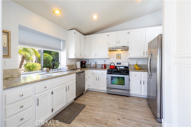 Detail Gallery Image 20 of 60 For 3427 Kentucky Ln, Corona,  CA 92882 - 3 Beds | 2 Baths