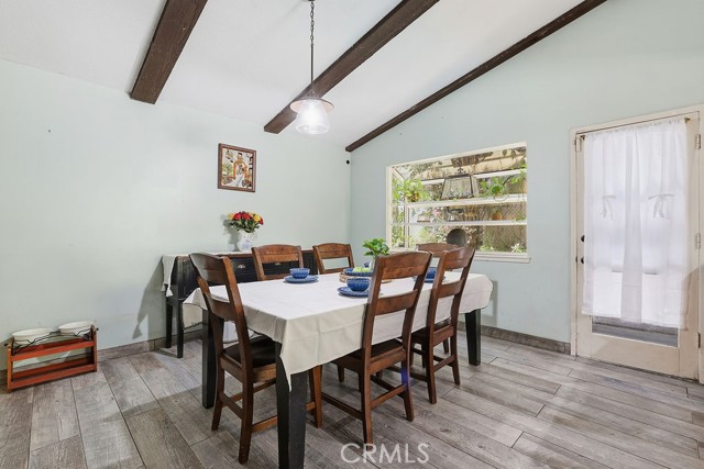 Detail Gallery Image 16 of 51 For 29223 Flowerpark Dr, Canyon Country,  CA 91387 - 3 Beds | 2 Baths