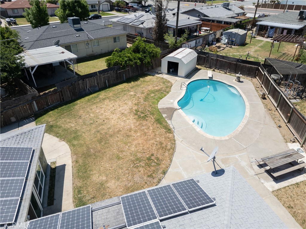 https://media.crmls.org/medias/ca7ee4ea-c61b-4707-b397-3a196be67874.jpg?preset=X-Large