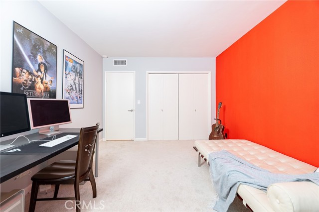 927 N Kings Road, West Hollywood CA: https://media.crmls.org/medias/ca7efd9b-ca61-43cc-838e-f1f5a13de63e.jpg